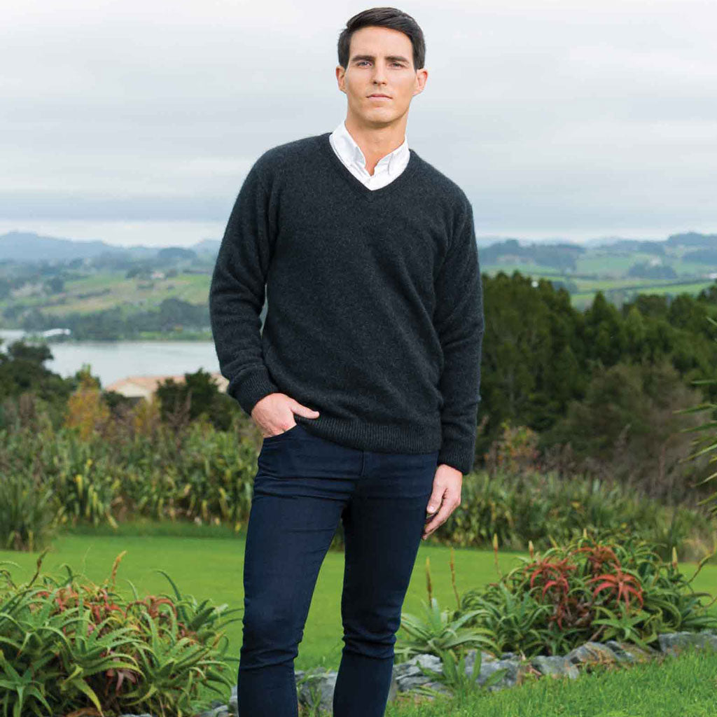 KORU MERINO POSSUM v-neck SWEATER