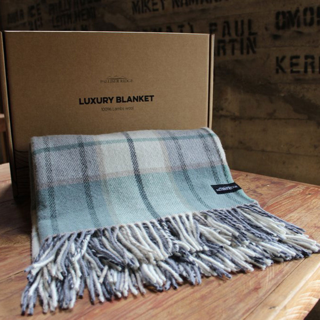large-twill-check-seag_b0a0b1d8-f9ed-4749-ae23-fb4cfeaa824d.jpg